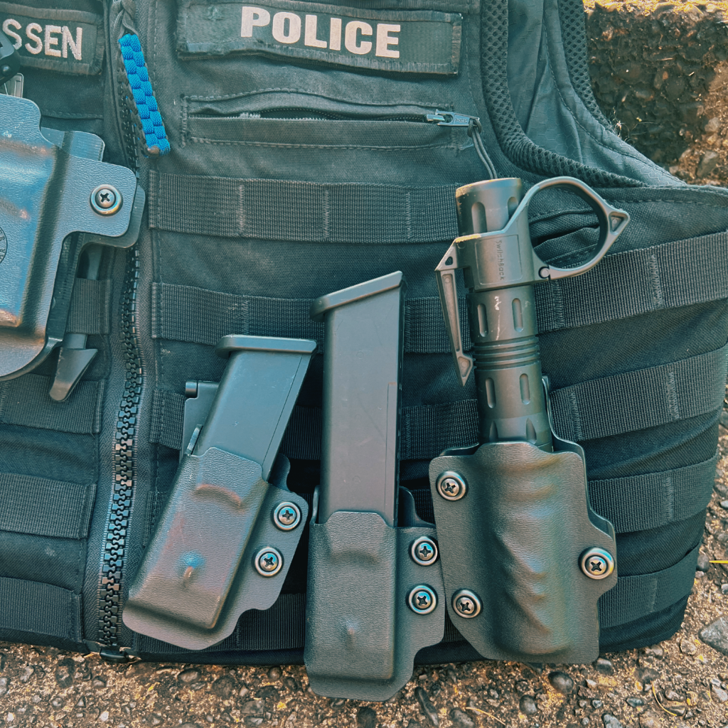 Z-BOLT 650-Lumen 18650 Tactical Flashlight – 200m Long-Range LED Light