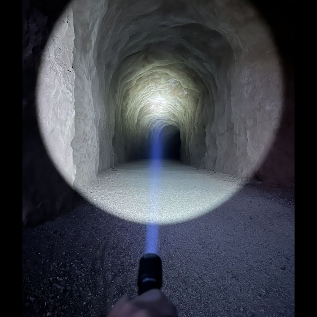 Z-BOLT 650-Lumen 18650 Tactical Flashlight – 200m Long-Range LED Light